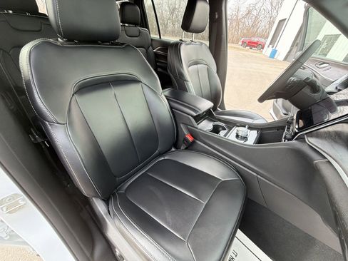 Used 2024 Jeep Grand Cherokee L Limited image 32