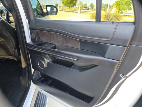 Used 2020 Ford Expedition Max Limited RWD image 26