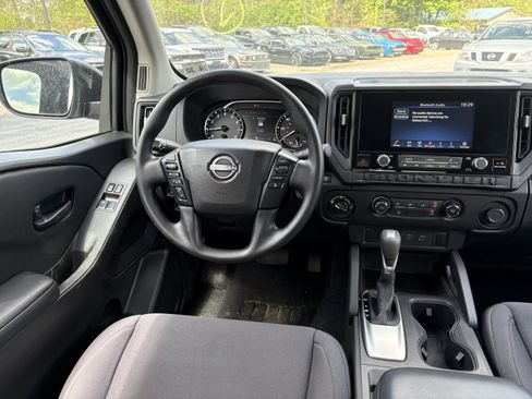Used 2025 Nissan Frontier S AWD/4WD image 7