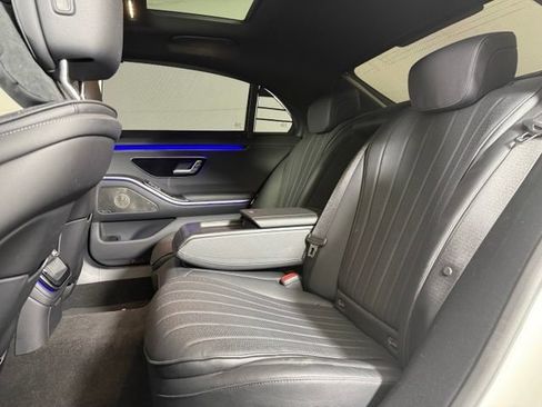 Used 2022 Mercedes-Benz S 500 4MATIC image 23