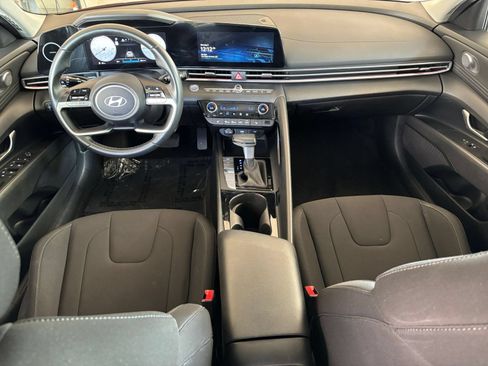 Used 2025 Hyundai Elantra SEL FWD image 34