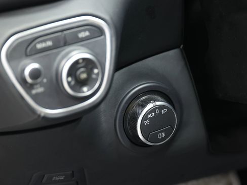 Used 2015 Ferrari California T RWD image 24