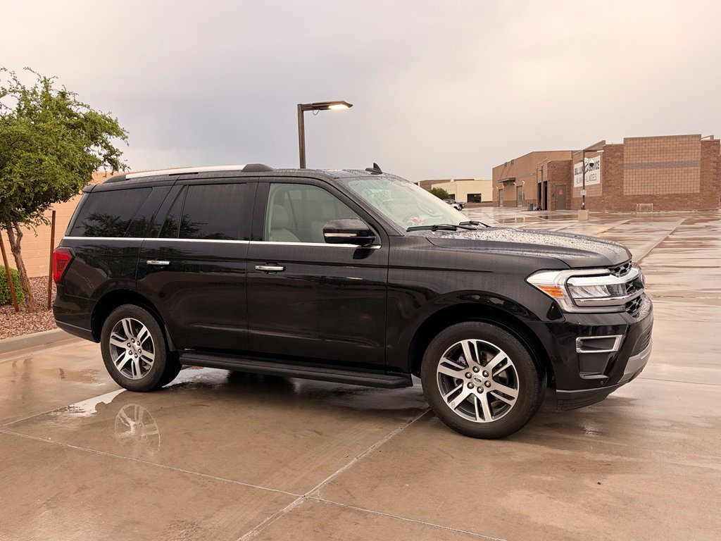 Used 2024 Ford Expedition Limited RWD image 4