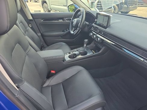 Used 2022 Honda Civic Touring image 10