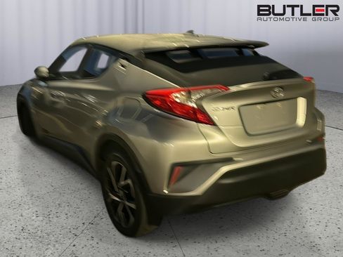 Used 2019 Toyota C-HR XLE FWD image 10