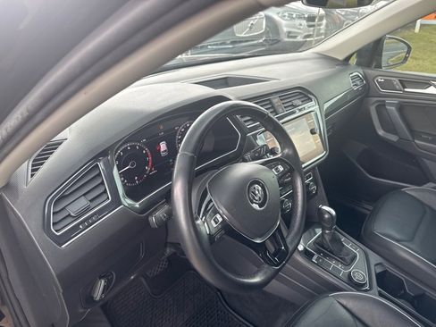 Used 2019 Volkswagen Tiguan SEL Premium image 20