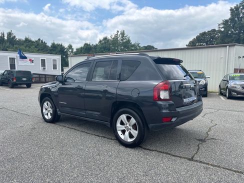 Used 2014 Jeep Compass Latitude image 6