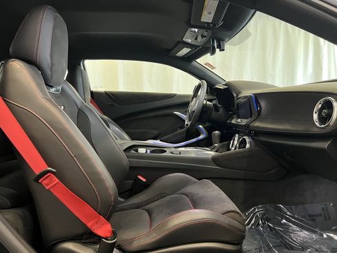 Used 2018 Chevrolet Camaro ZL1 image 15