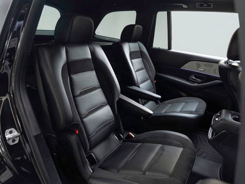 Used 2024 Mercedes-Benz GLS 63 AMG 4MATIC image 19