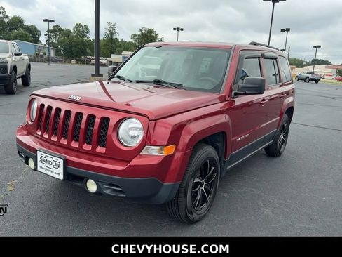 Used 2015 Jeep Patriot Sport w/ Power Value Group FWD image 4