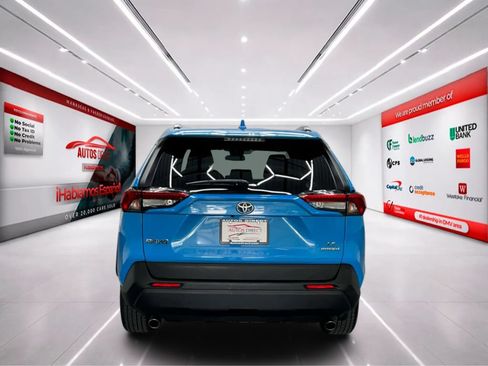 Used 2021 Toyota RAV4 LE AWD/4WD image 6