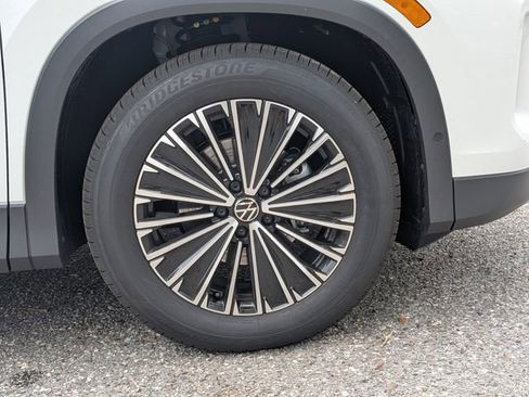 New 2026 Volkswagen Tiguan S FWD image 11