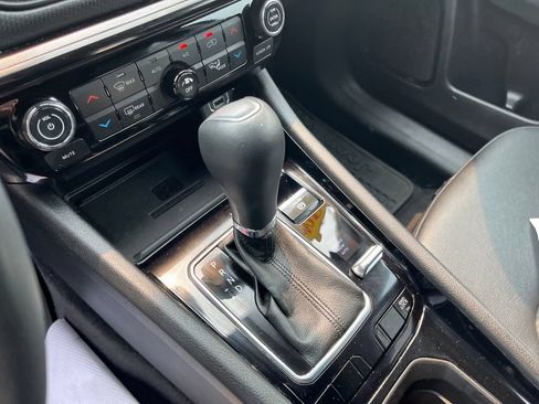Used 2023 Jeep Compass Latitude w/ Convenience Group AWD/4WD image 24
