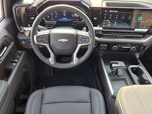 New 2026 Chevrolet Silverado 1500 LT w/ Z71 Off-Road Package AWD/4WD image 12