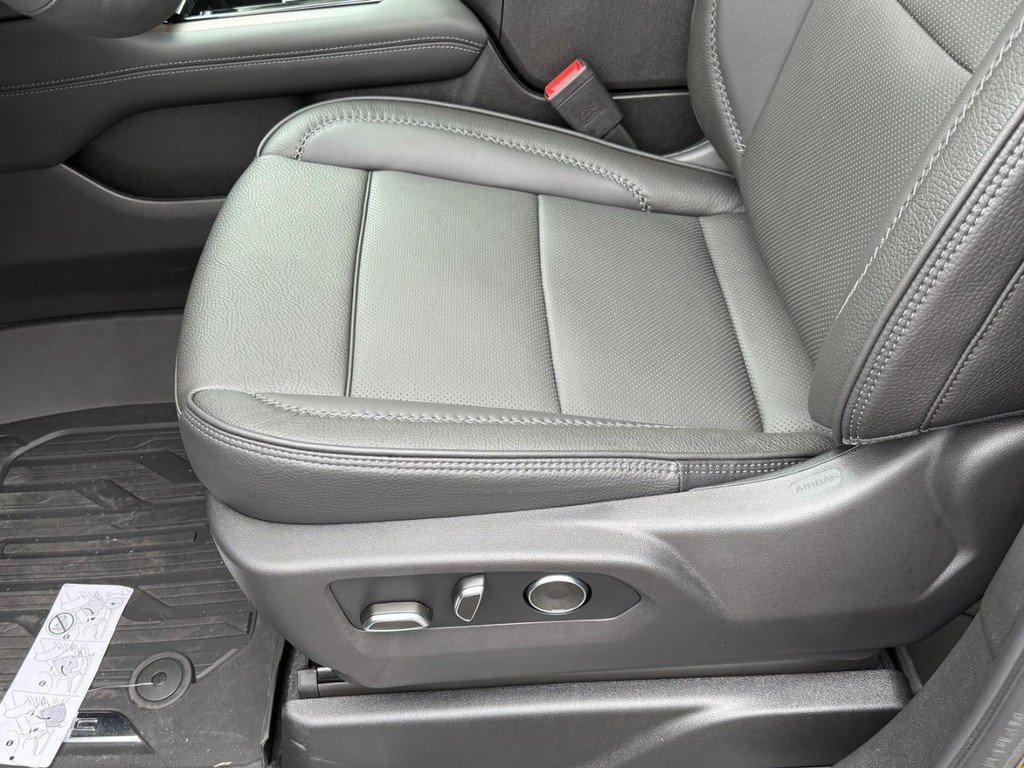 New 2026 GMC Yukon Denali w/ Sun & Power Step Package AWD/4WD image 12