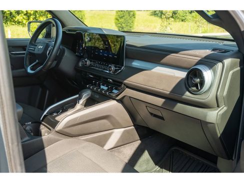 Used 2023 Chevrolet Colorado LT w/ LT Convenience Package II RWD image 17