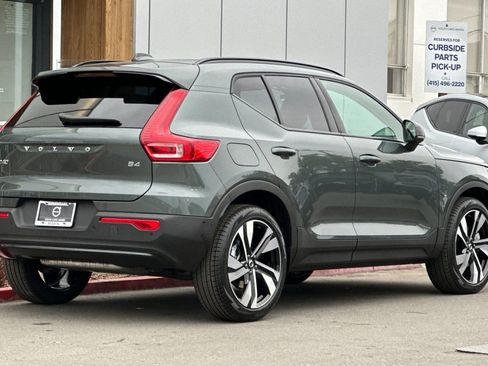 New 2026 Volvo XC40 B4 Plus w/ Climate Package FWD image 2