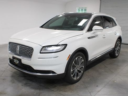 Used 2022 Lincoln Nautilus Reserve w/ Equipment Group 201A FWD image 4