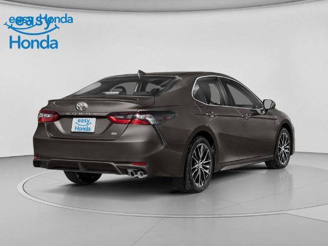 Used 2021 Toyota Camry SE w/ Convenience Package FWD image 2