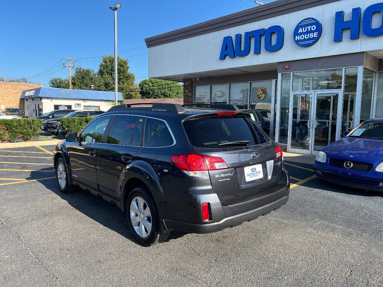 Used 2010 Subaru Outback 2.5i Premium AWD/4WD image 11