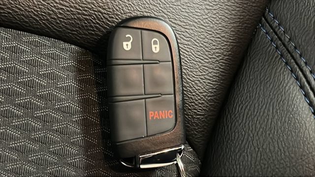 Used 2024 Jeep Compass Latitude AWD/4WD image 19