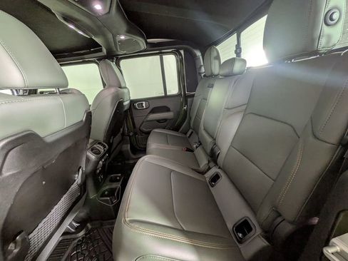 Used 2024 Jeep Gladiator Mojave image 36