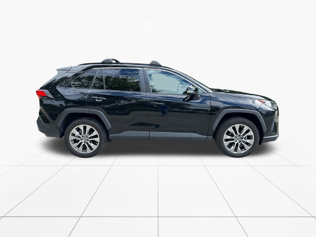 Used 2020 Toyota RAV4 XLE Premium AWD/4WD image 9