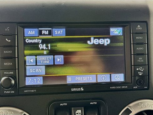 Used 2016 Jeep Wrangler Unlimited Rubicon w/ Connectivity Group image 13
