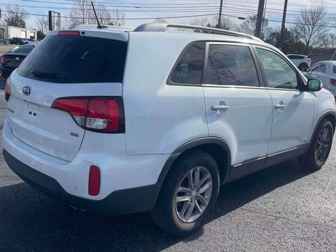 Used 2015 Kia Sorento LX image 4