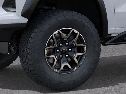 New 2026 Chevrolet Colorado ZR2 w/ Technology Package AWD/4WD image 9