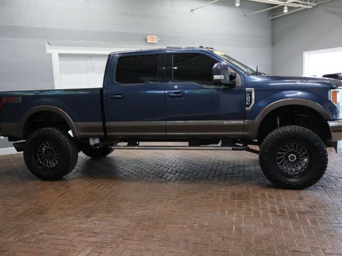 Used 2017 Ford F250 Lariat w/ Lariat Ultimate Package AWD/4WD image 7