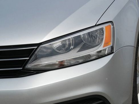 Used 2016 Volkswagen Jetta SE FWD image 10