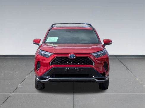 Used 2022 Toyota RAV4 SE w/ Weather & Moonroof Package image 8