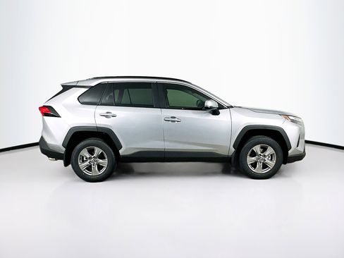 Used 2025 Toyota RAV4 XLE w/ Convenience Package image 10