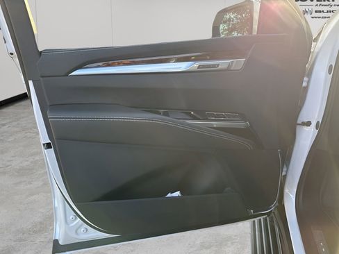 Certified 2025 Cadillac Escalade ESV Sport Platinum w/ LPO, ONYX Package image 25