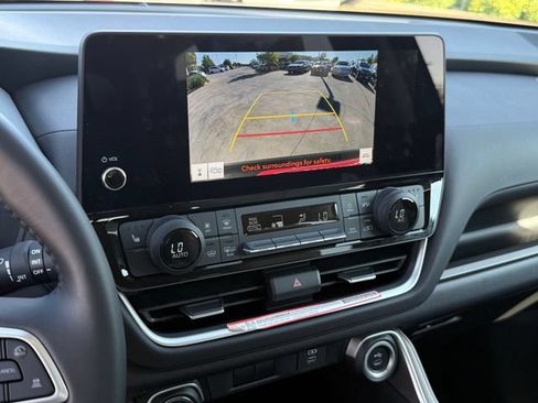 Used 2024 Toyota Grand Highlander FWD image 17