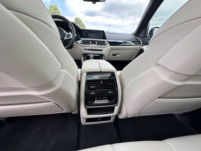 Used 2022 BMW X5 M50i AWD/4WD image 17