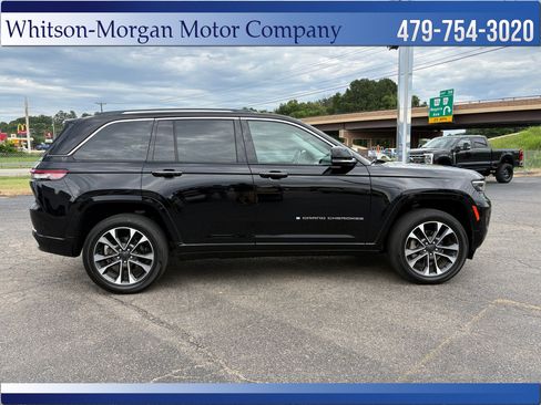 Used 2023 Jeep Grand Cherokee Overland w/ Luxury Tech Group IV AWD/4WD image 4