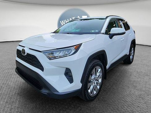 Used 2020 Toyota RAV4 XLE Premium AWD/4WD image 9