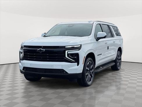 New 2026 Chevrolet Suburban RST image 2