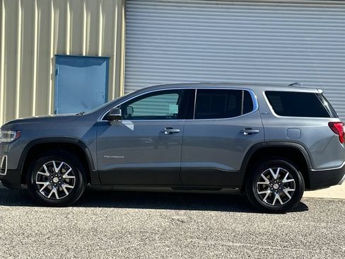 Used 2022 GMC Acadia SLE FWD image 3