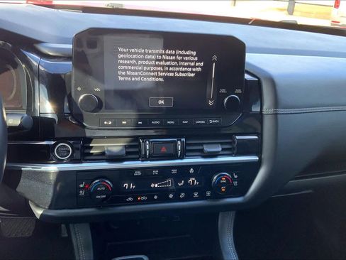 Used 2023 Nissan Pathfinder Platinum image 32