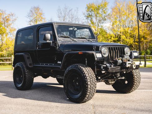 Used 2004 Jeep Wrangler 4WD image 8