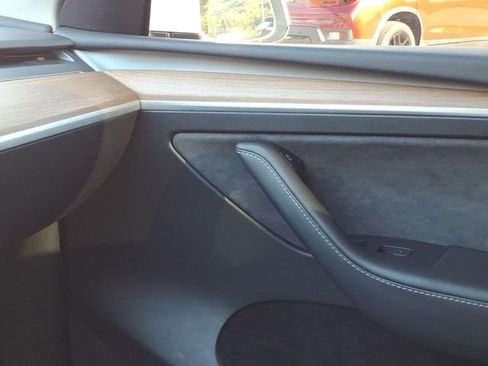 Used 2023 Tesla Model Y Long Range AWD/4WD image 25
