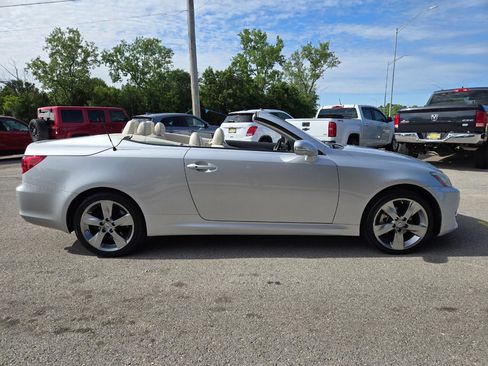 Used 2010 Lexus IS 250C RWD image 12