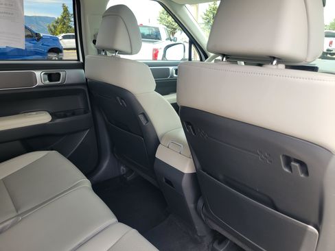 Used 2025 Hyundai Santa Fe SEL AWD/4WD image 19
