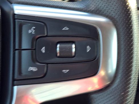 Used 2022 Chevrolet Blazer LT FWD image 21