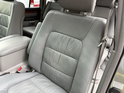 Used 2005 Lexus LX 470 4WD image 55