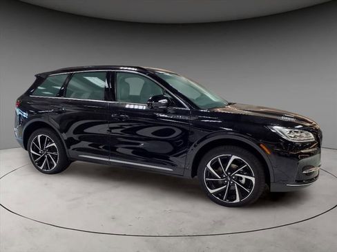 New 2025 Lincoln Corsair Reserve w/ Equipment Group 202A AWD/4WD image 4