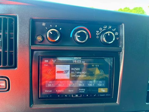 Used 2017 GMC Savana 2500 Extended RWD image 18